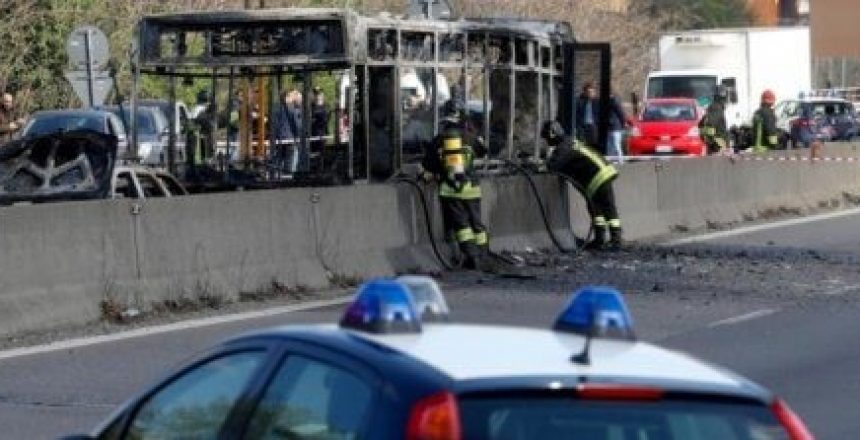 autobus fuoco